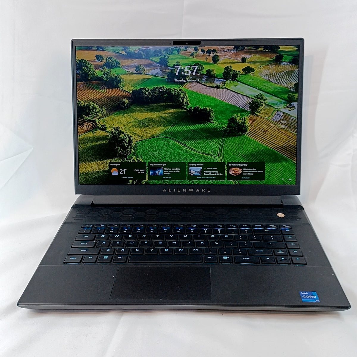 Alienware M16 P124F 16